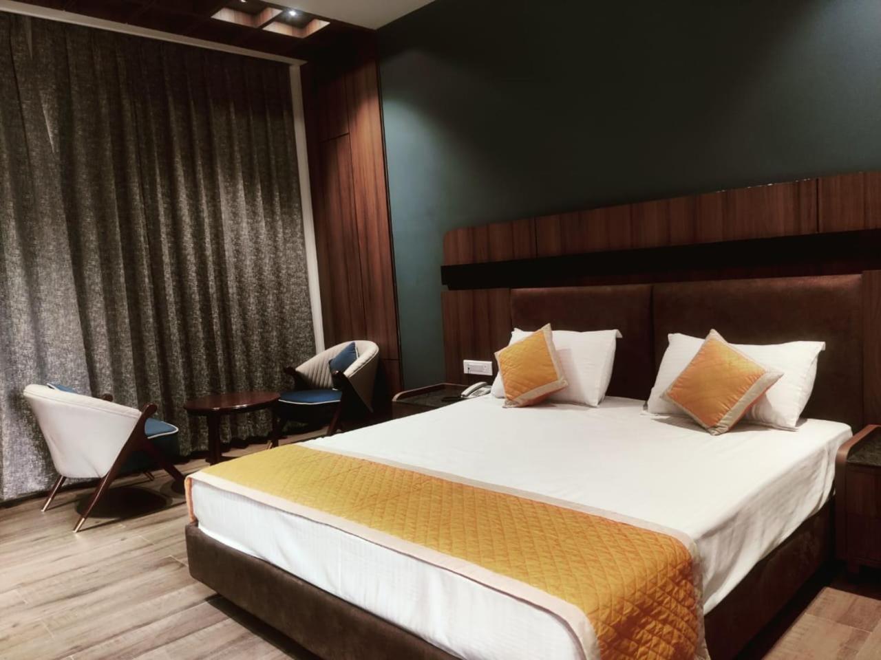 Nirvana Grand Hotel & Resort Gaya Exterior photo